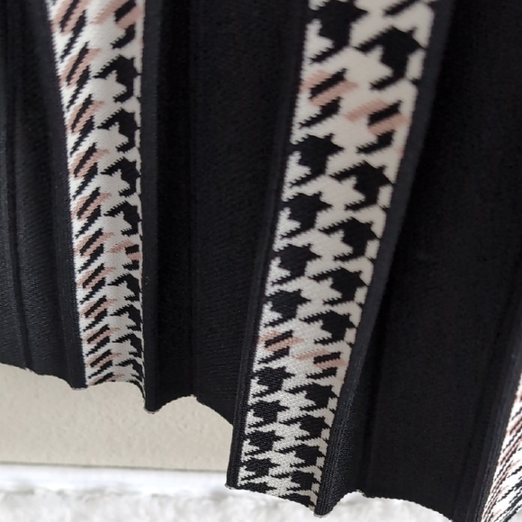 Aleezxa Paris Houndstooth Knit Pleated Skirt Button-Front Skirt - Picture 9 of 15